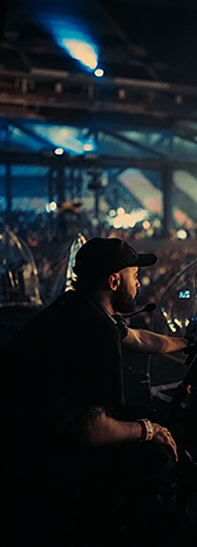 Yotto operator filming from the stage